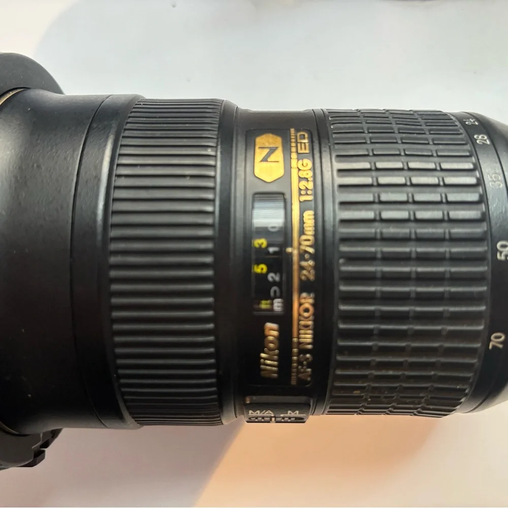 Nikon Nikkor 24-70mm f/2.8 AS G SWM AF-S IF N ED M/A Lens
